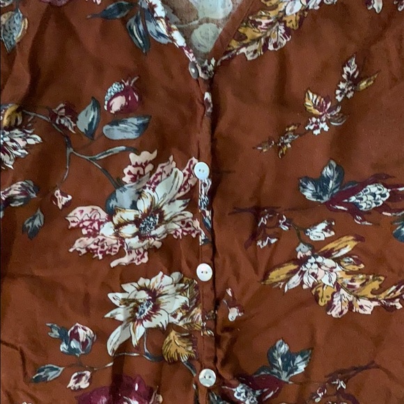 Japna Tank! Buttons and tie knot front! S - Picture 2 of 3